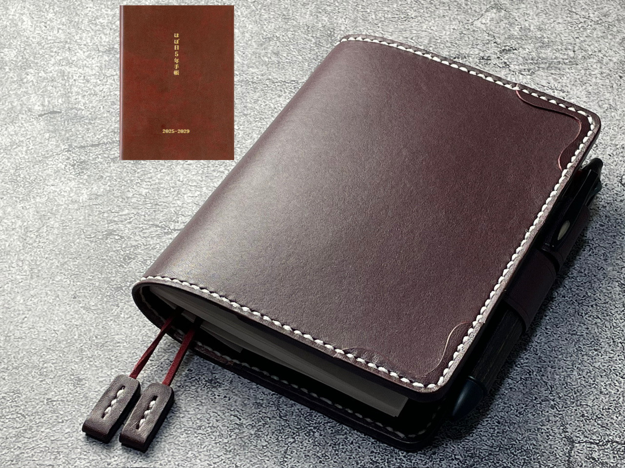 【手縫】おおきいほぼ日5年手帳用ワインレッド本革手帳カバー（角花飾）2本しおり付き（バタフライストッパー）