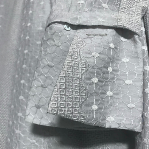 新品伝統工芸横振り刺繍フラップ花柄丸襟ワンピース赤レッド膝丈ホワイトグリーン緑白 花柄刺繍金糸Aラインミニ/山崎みどり - カラードレス