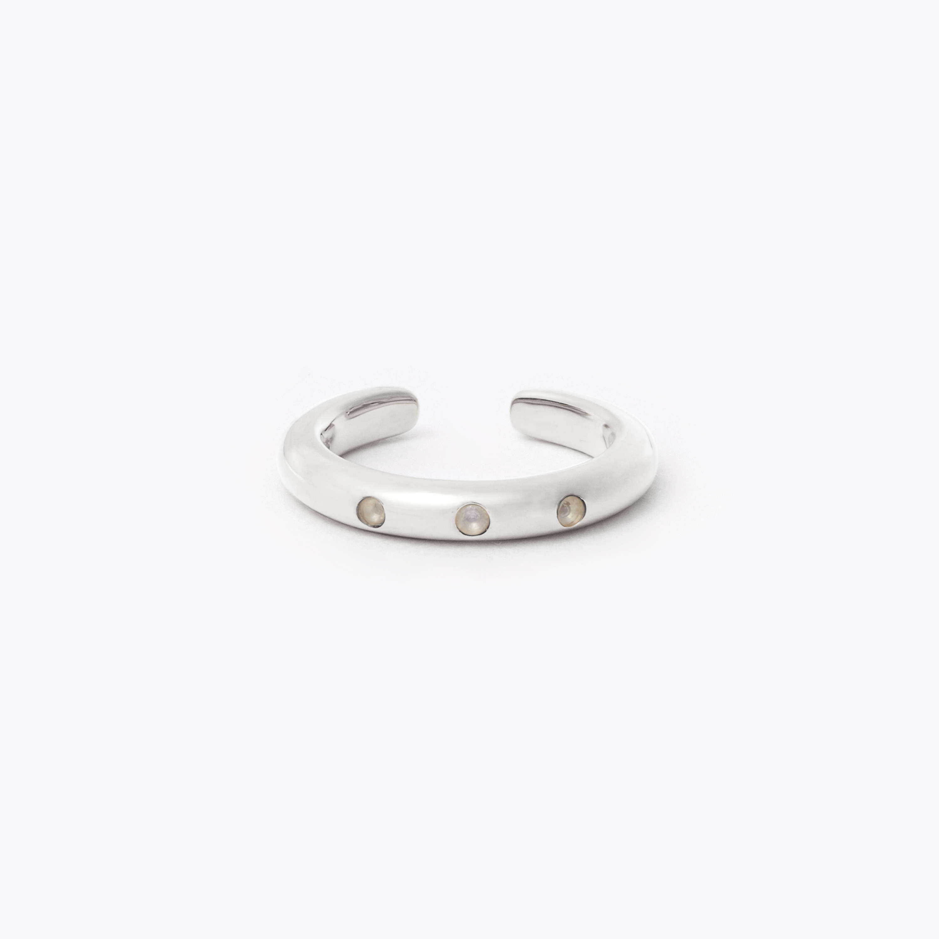 round ring / silver / moonstone