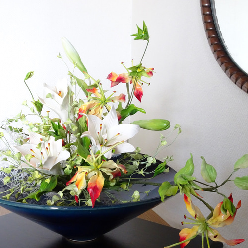 ☆送料無料☆【パンフラワー/粘土の花】瑠璃楽水盤の藍色陶器とてっ