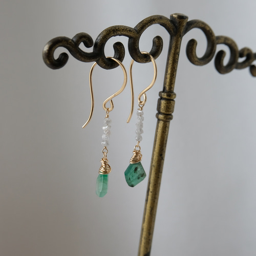 ☆SALE】エメラルドと原石ダイヤのピアス・イヤリング変更可