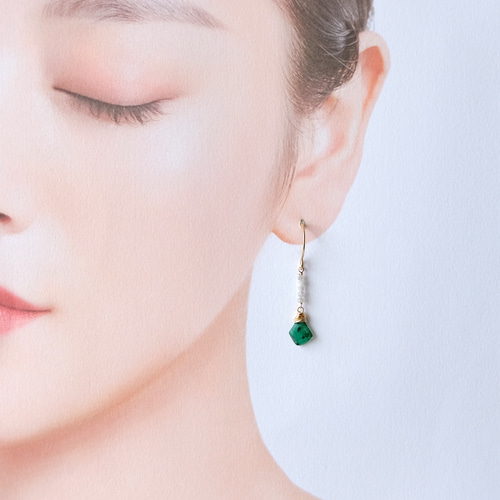 エメラルド　14K　フックピアス ☆SALE】エメラルドと原石ダイヤのピアス・イヤリング変更可