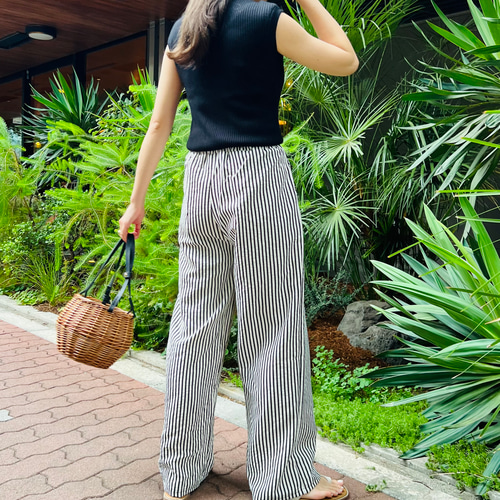 新送0】ストライプ投入で脱マンネリコーデ 軽くて履きやすくシワに