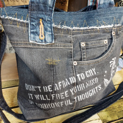 刺繍デニムショルダーバック No.518 ～ デニムリメイク リメイク