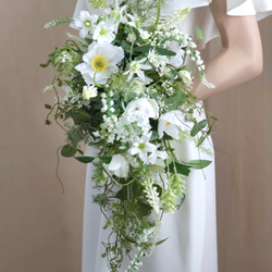 【新品未使用】ウエディングブーケ　アーティフィシャルフラワー　ブートニア付き ウェディングブーケ（アーティフィシャルフラワー）ヴィンテージ