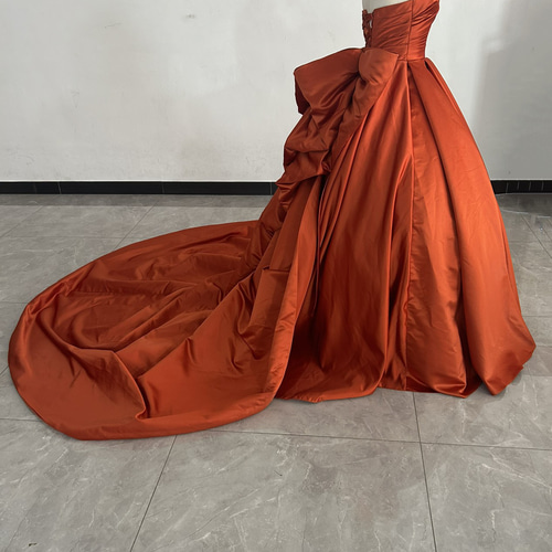 高品質！テラコッタ色 ベアトップ カラードレス 取り外し袖 華やかな  