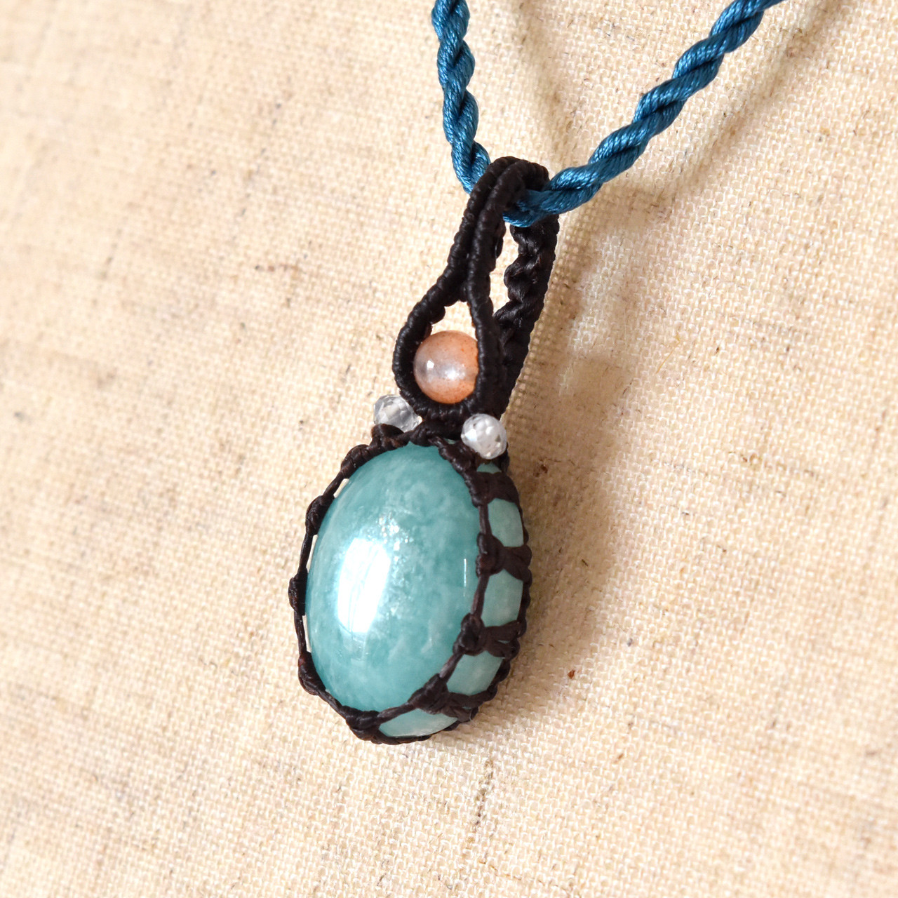アマゾナイトのマクラメ編みペンダント・シルク首紐・金属アレルギー対応【セフィラ −天のしずく−】シリーズ 8,064円