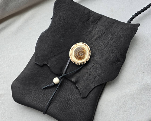 SALE‼️レザー財布 二つ折り財布ナバホフラワーコンチョ アポロ