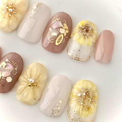 再販】ぷっくりひまわりネイルチップ おでかけ パール きらきら 春夏