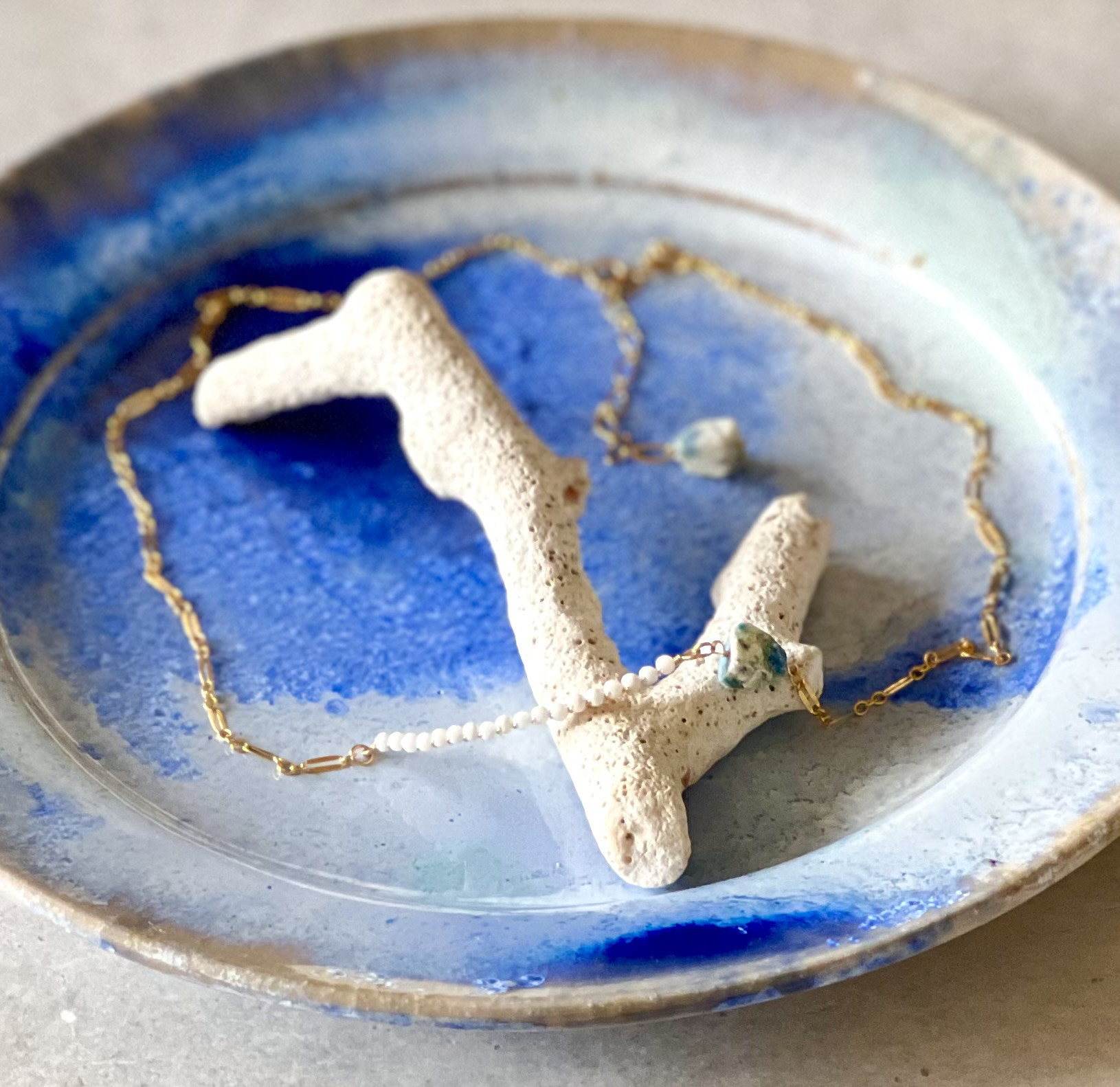 バーネックレス【ホワイトオニキス＆k2アズライト】14kgf