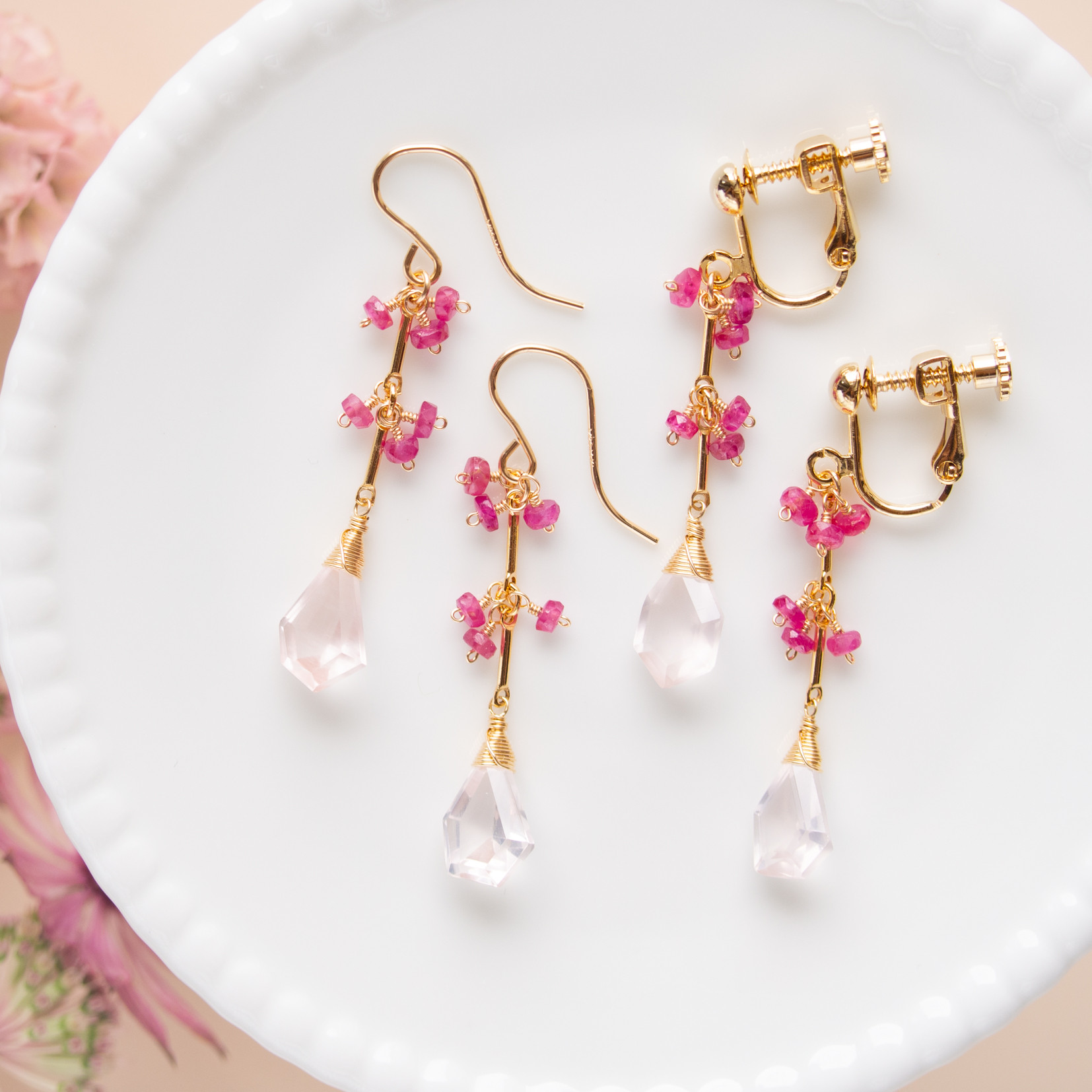 ローズクォーツ（ジオメトリカルカット）とルビーのピアス（14KGF）／イヤリング