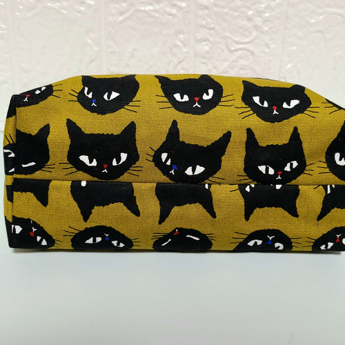 感謝価格　猫柄　ファスナーポーチ　人気　ハンドメイド 感謝価格 SALE 猫柄 16cmファスナーポーチ 人気 コットン
