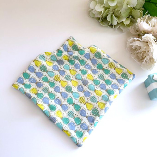 8重ガーゼ　ハーフハンカチ　花&蝶々 8重ガーゼ大判ハンカチ*北欧調*ちょうちょ*チョウチョ*choucho