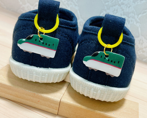 雪だるま様　シューズタグ１セット　お名前ワッペン22枚　普通郵便＋110円 ☆名入れ可能☆シューズタグ 上靴タグ ネームタグ うわばき 靴 お名前