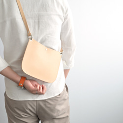 早割 サコッシュ compact 【 姫路レザー きなり 】 本革 ショルダーバック メンズ ギフト DG01M 8枚目の画像