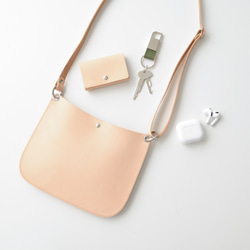 早割 サコッシュ compact 【 姫路レザー きなり 】 本革 ショルダーバック メンズ ギフト DG01M 9枚目の画像
