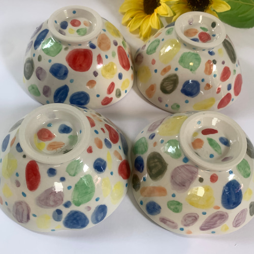 虹色のお花のお茶碗（1つのお値段です） 茶碗・めし碗 手作り陶器Rie