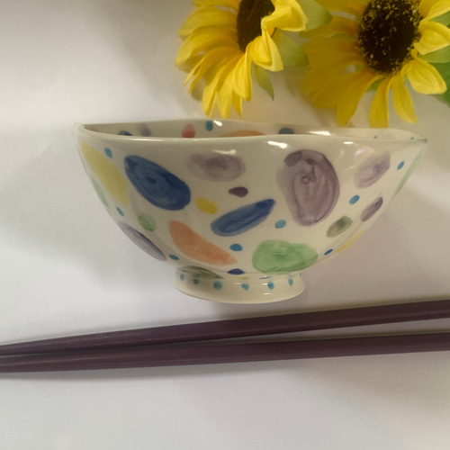 虹色のお花のお茶碗（1つのお値段です） 茶碗・めし碗 手作り陶器Rie