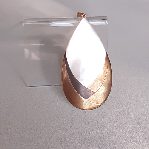 輪島塗蒔絵白蝶貝ペンダントトップ ペンダントトップ Jewelry