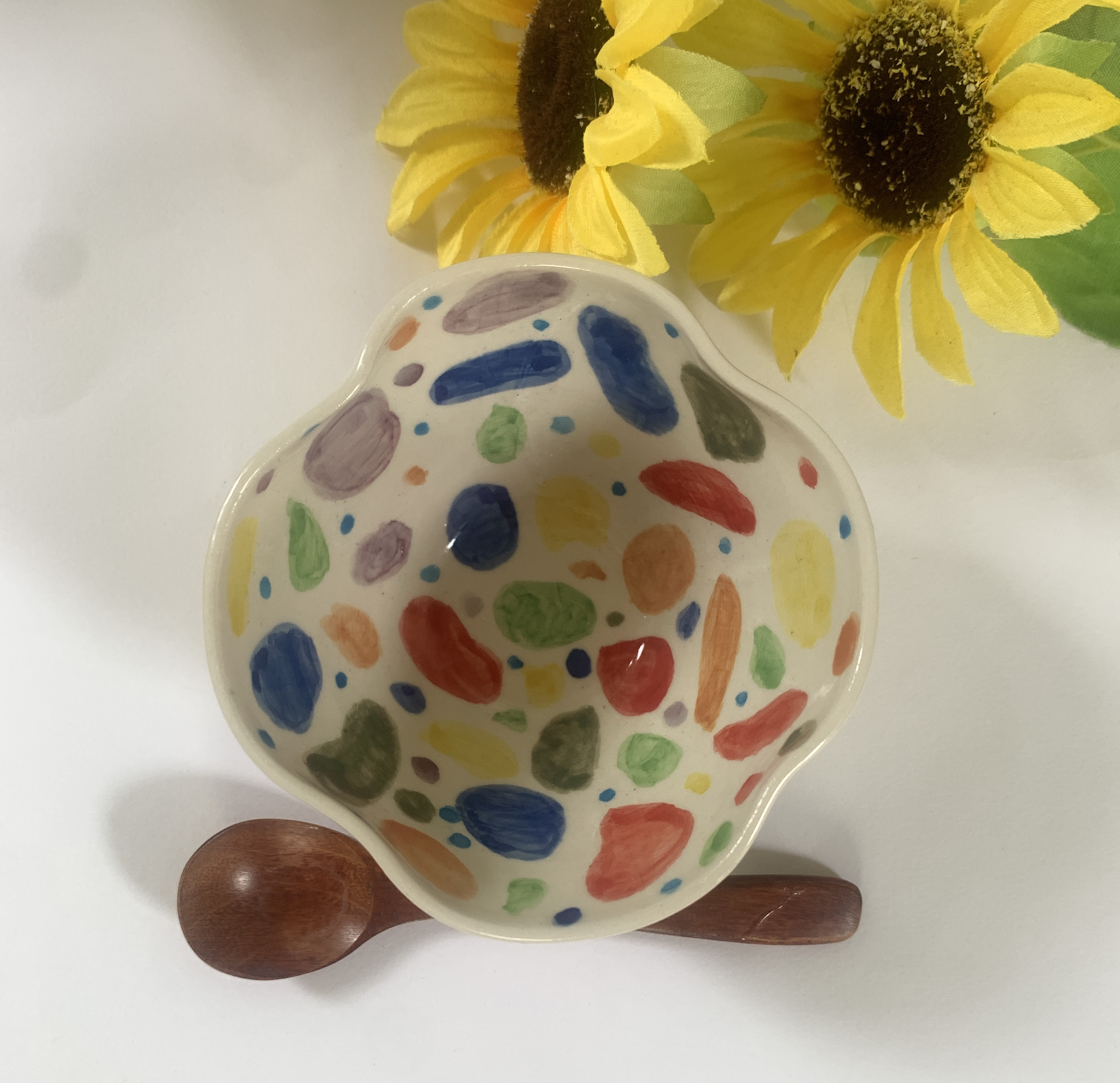 虹色のお花の小鉢（１つのお値段です）