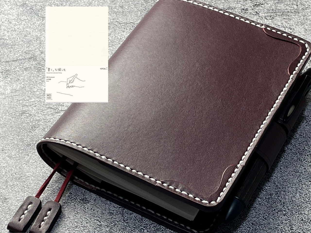 【手縫】ミドリ MDノート （A5 無罫）用ワインレッド色着せ替え本革カバー（バタフライストッパー） 2本しおり付き