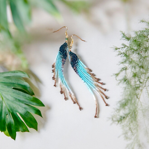 極楽鳥の島 スリム フリンジ ピアス/イヤリング ピアス（フック 