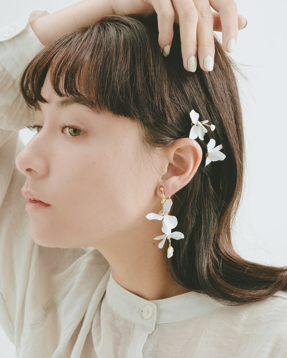 white flower petal ホワイト フラワー 淡水パール ピアス