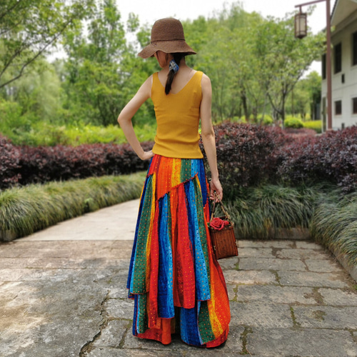 鮮やかな虹色ストライプでコーデが華やぐ♪アシンメトリースカート