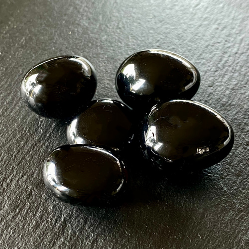 はち✨最強モリオン大玉 御守り Amazon | [想いのことだま] 【大殺界 厄年 厄明け 厄払い】 希少 大玉