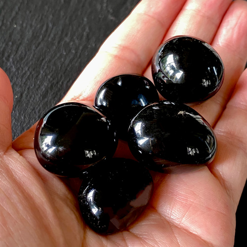 ひっさしぶりのモリオンたん！チベットラサ産たん！ Amazon | チベット産モリオン原石AA+グレード【174】(DT/両剣