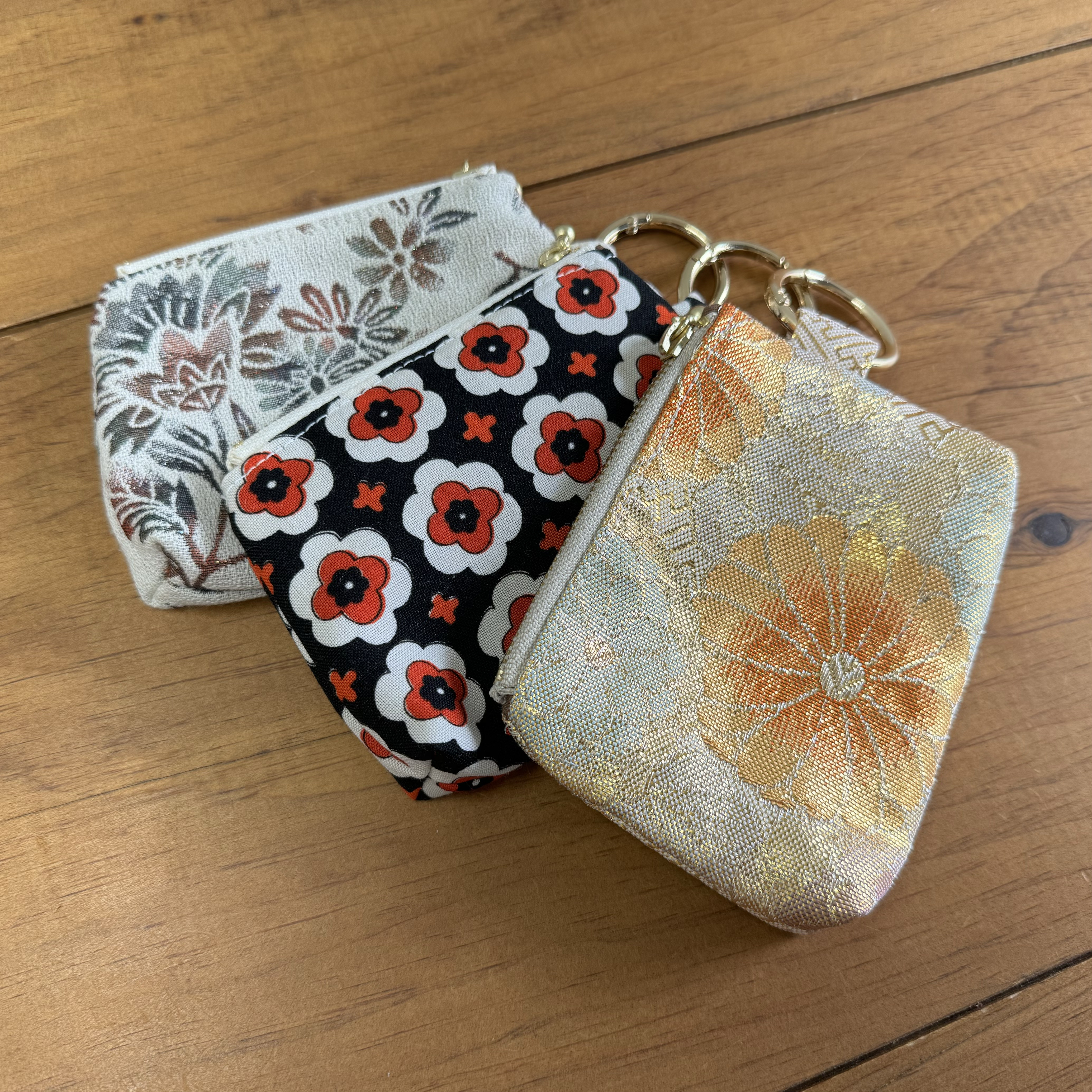 カラビナ付き着物リメイク　ミニポーチ カラビナ付き着物リメイク　ミニポーチ