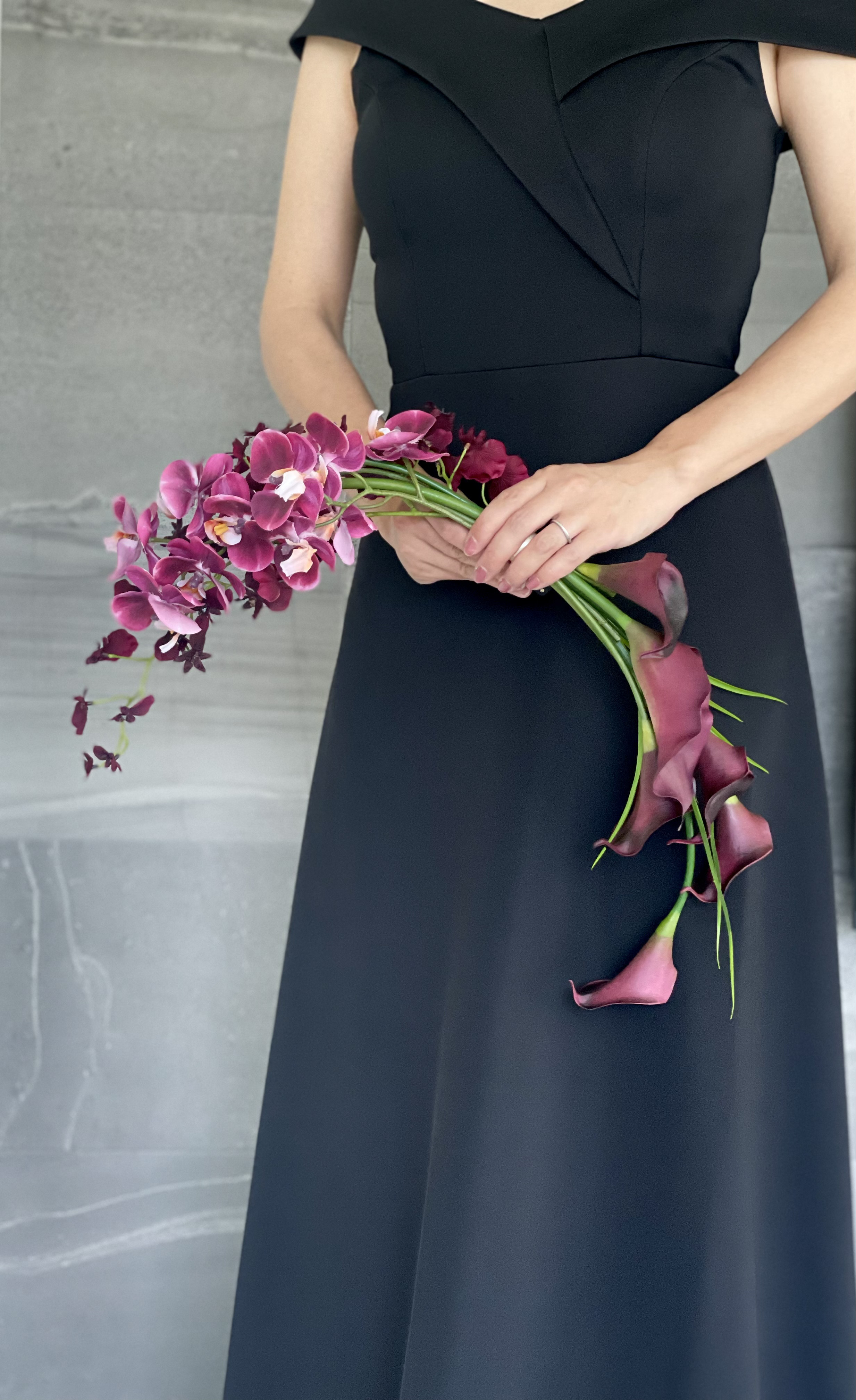 ウェディングブーケ　バレリーナブーケ　カラー　胡蝶蘭