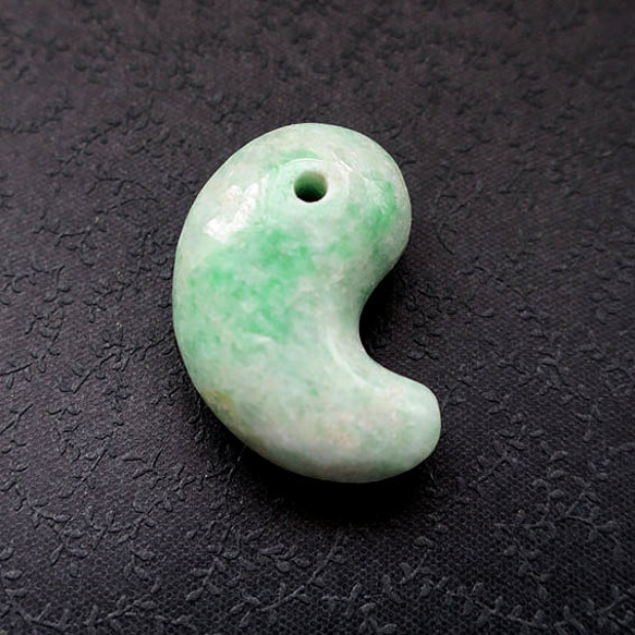 天然石【糸魚川ひすい】桐箱入り勾玉A 31×21×12mm 天然石 天然石【糸魚川ひすい】桐箱入り勾玉A 31×21×12mm 天然石