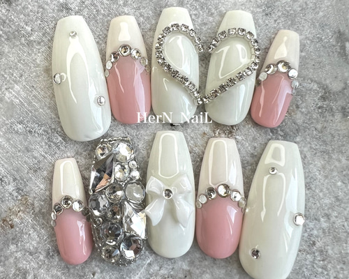♡リボンとハートのブルーネイル♡ ネイルチップ　ハンドメイド ♡リボンとハートのブルーネイル♡ ネイルチップ ハンドメイド