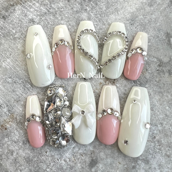 ホワイトフレンチハートリボンネイルチップ ネイルチップ（つけ爪  