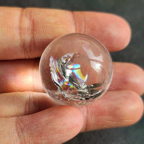 【一点物】超 虹入り✨ ヒマラヤ水晶 丸玉 スフィア ✩.*˚天然石×インテリア インド/マニカラン産ヒマラヤ水晶丸玉/スフィア（球体直径80.8mm