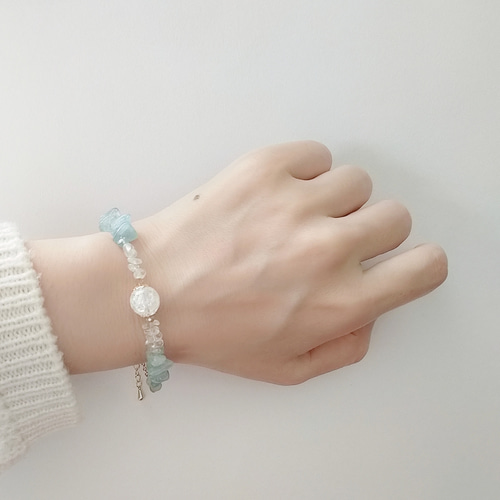 クラック水晶・アクアマリンの華奢な天然石ブレスレット *3月