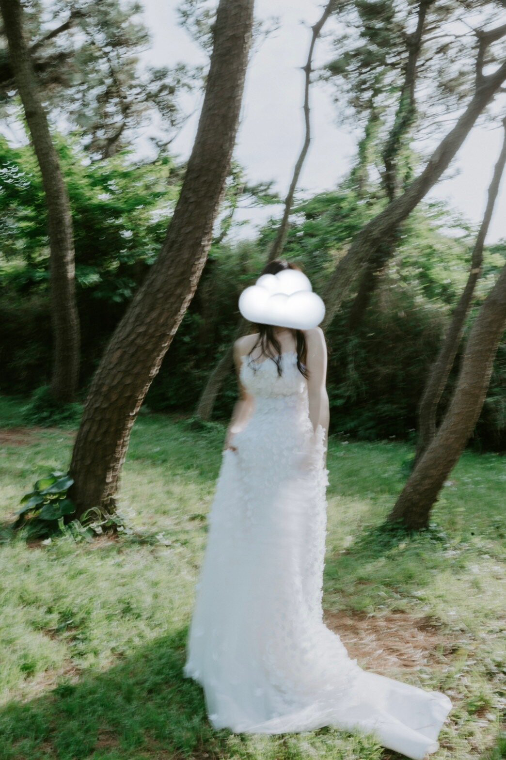 実例写真！ウエディングドレス ビーズ 花モチーフ 抜群のおしゃれ見え ブライダル 前撮り