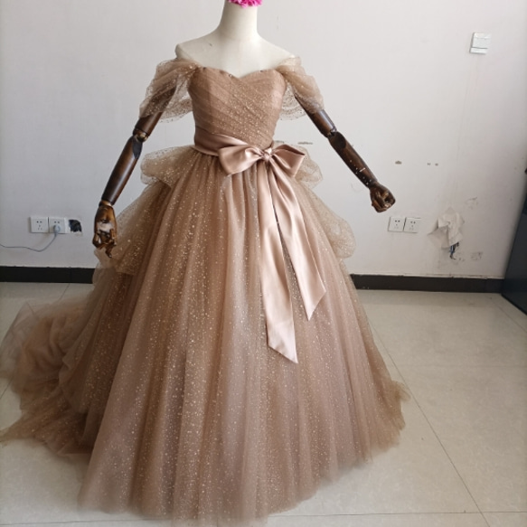 豪華！シャンパン色 カラードレス ベアトップ ふわふわ袖 キラキラ  