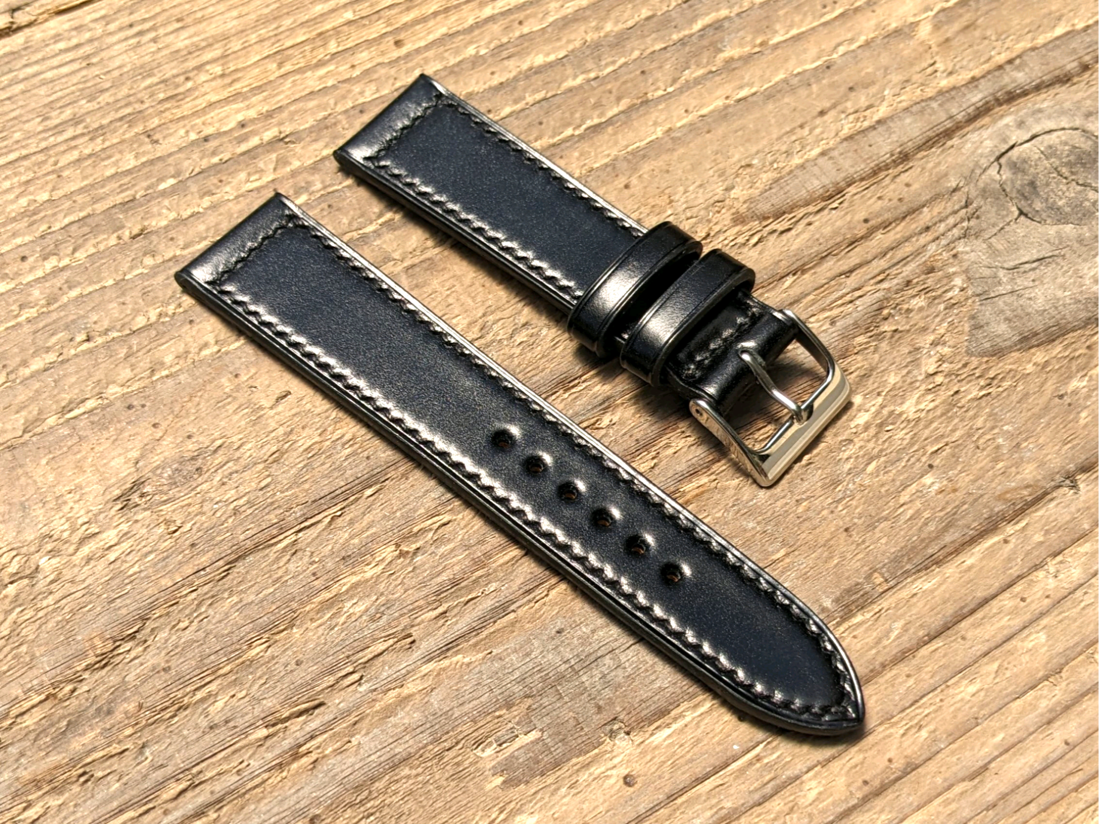 コードバンレザー新喜皮革 ブラック | ボックスステッチ 時計