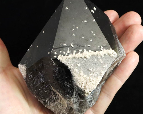 黒水晶　モリオン　原石　605g 中国山東省産 黒水晶 モリオン 103mm ポイント原石 438g #91505