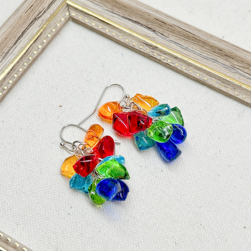 5109.琉球ガラスのかけら つぶつぶピアス/イヤリング [[琉球ガラス/虹