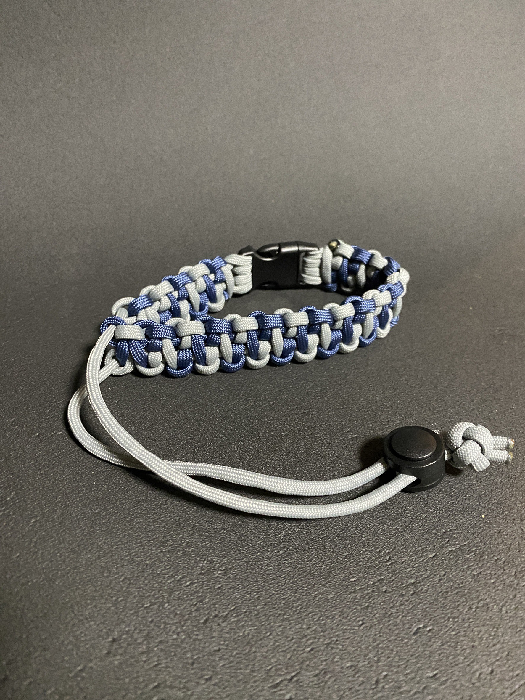 パラコード ボトルホルダー(Navy×Gray) その他携帯 パラコード ボトルホルダー(Navy×Gray) その他携帯