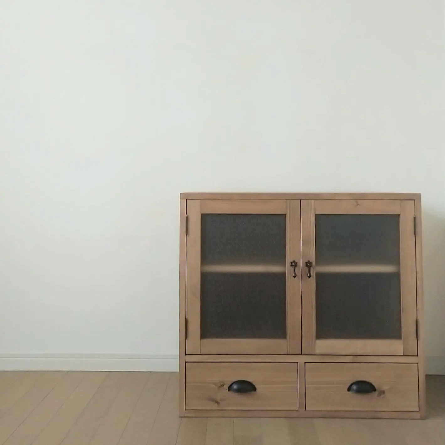 サイズ、デザインオーダー可！○段差キャビネット○シャビーホワイト