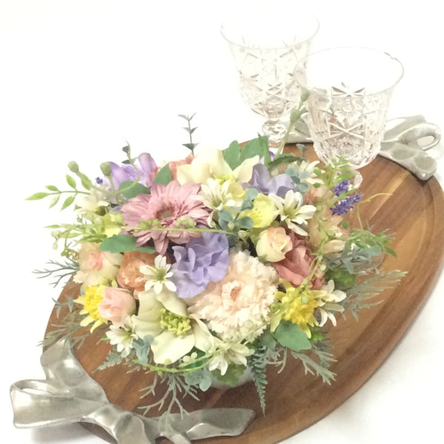 優しい色のフラワーアレンジメントLサイズ（インテリアフラワー、造花