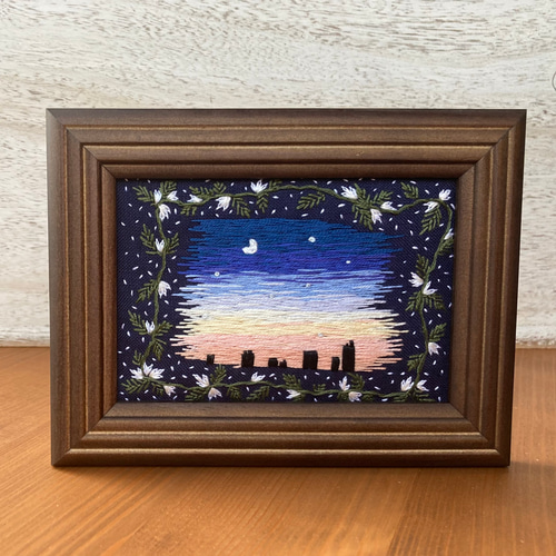 刺繍の絵画 宵の始まり」 刺繍絵 絵画 あきのかぜ 通販 17917202｜Creema