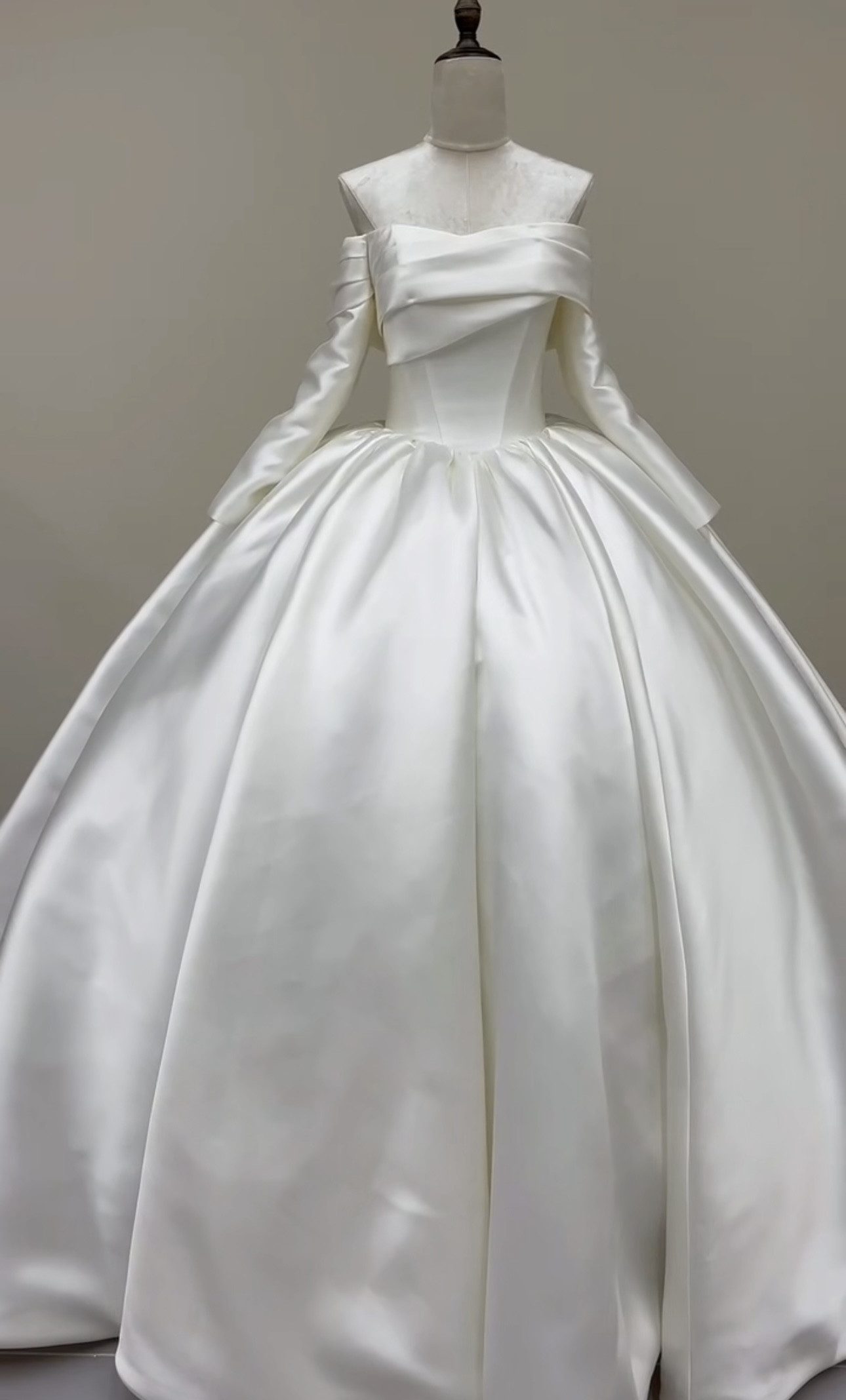 優雅！オフホワイト　編み上げ　韓国風ウェディングドレス　オフショルダー冬婚/春婚サイズオーダー前撮り二次会披露宴お呼ばれ