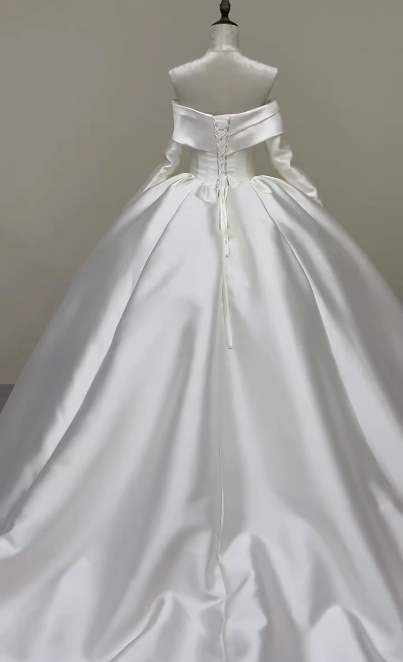 優雅！オフホワイト　編み上げ　韓国風ウェディングドレス　オフショルダー冬婚/春婚サイズオーダー前撮り二次会披露宴お呼ばれ