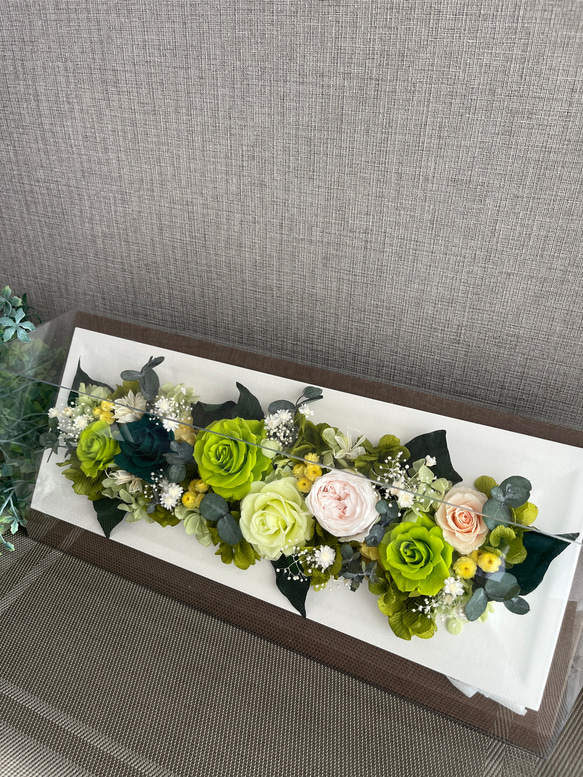 プリザーブドフラワー　フレッシュグリーンのフレームアレンジ　置き型　壁掛け 