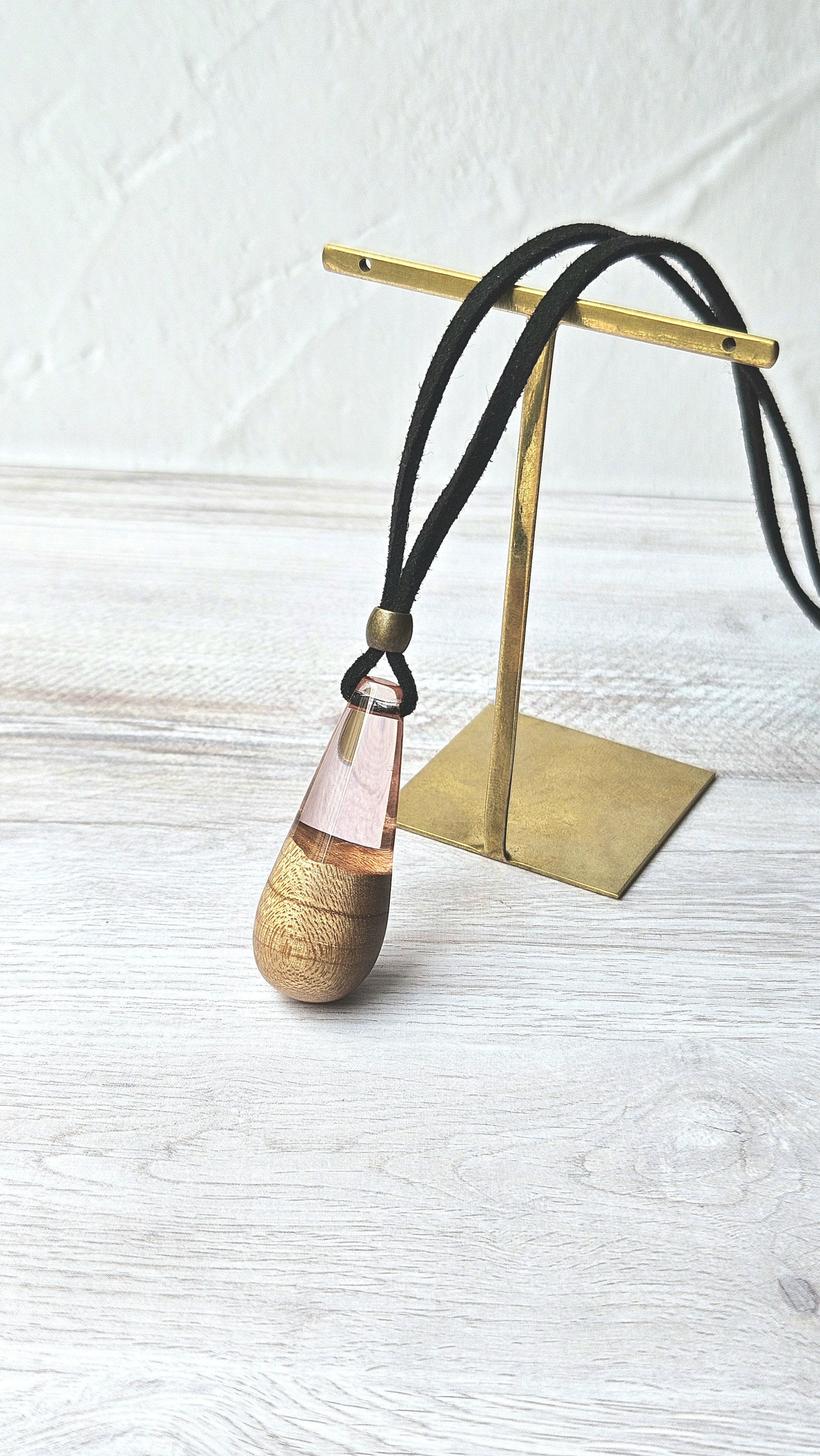 【山桜】ウッドレジンネックレス　大人ピンク　透明感